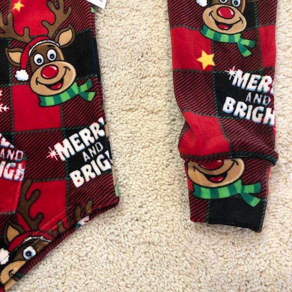 NWT No Boundaries Women's "Merry & Bright" Christmas Plush Pullover Hoodie - Picture 3 of 14